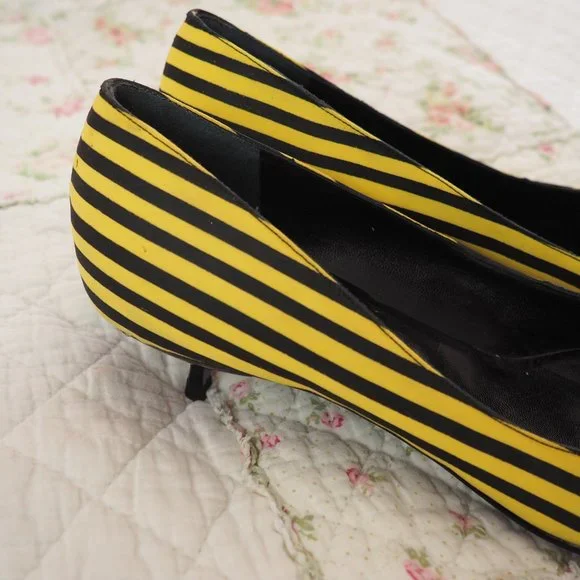 Authentic Marc Jacobs Yellow and Black Striped Pointy Heels Size 10